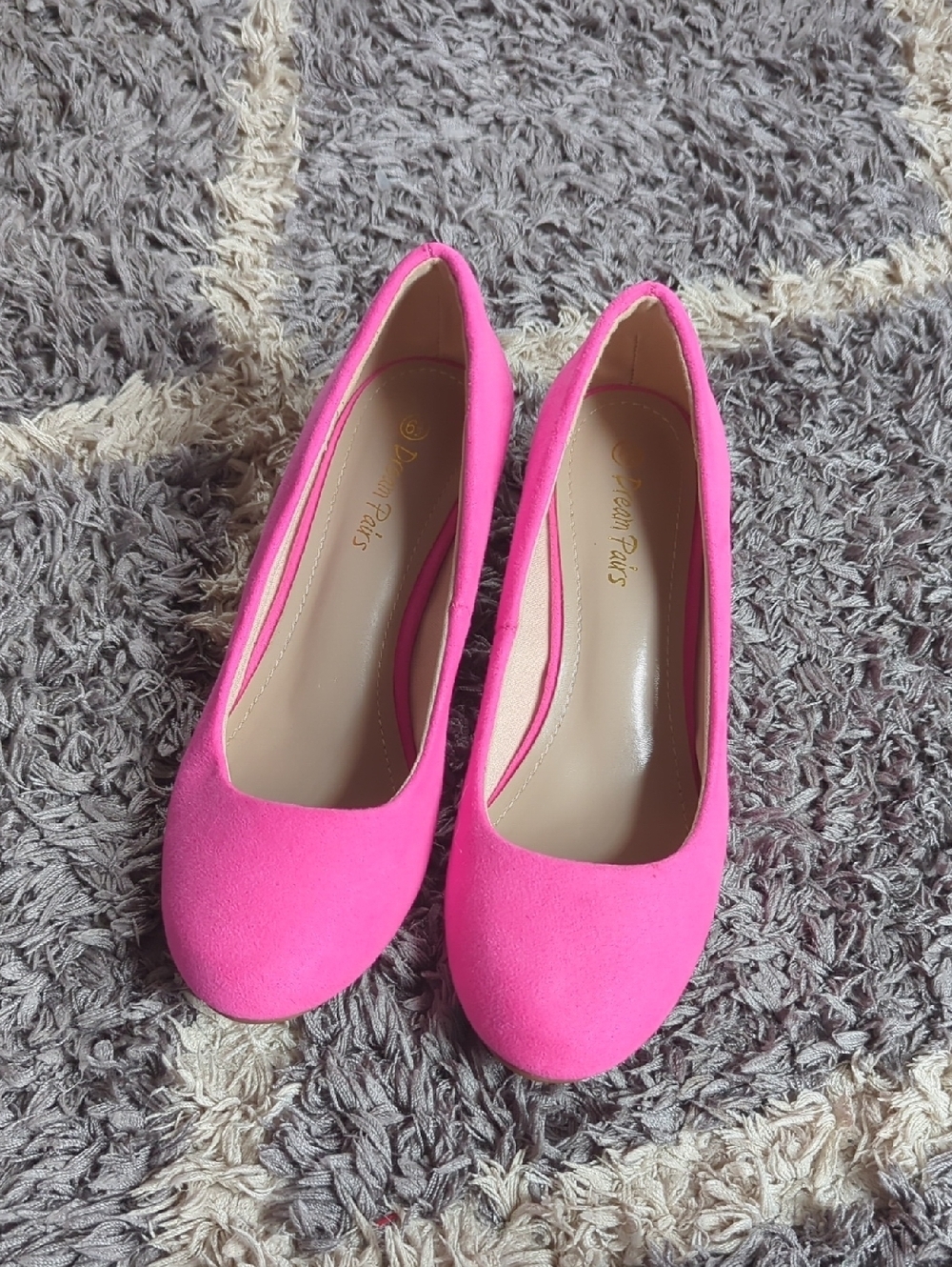 Dream Pairs Bright Pink Suede Round-Toe Flats